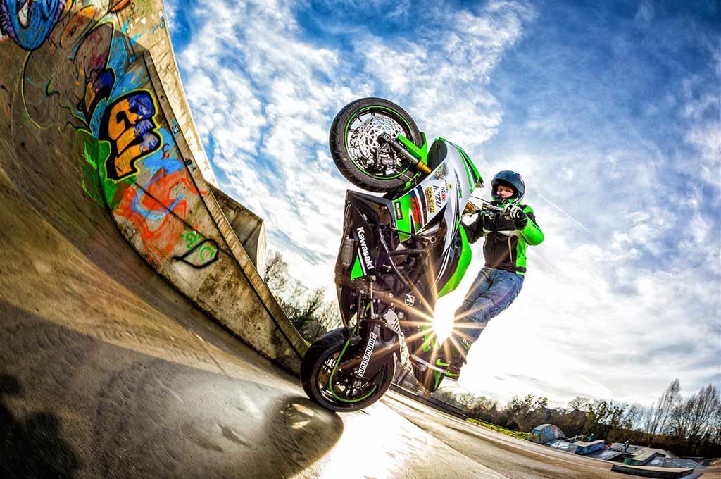 BRAZZELTAG neue Programmpunkte und Start Teilnehmer Anmeldung Stunt-Rider trifft auf Motorradlegende und musikalischen Rennfahrer